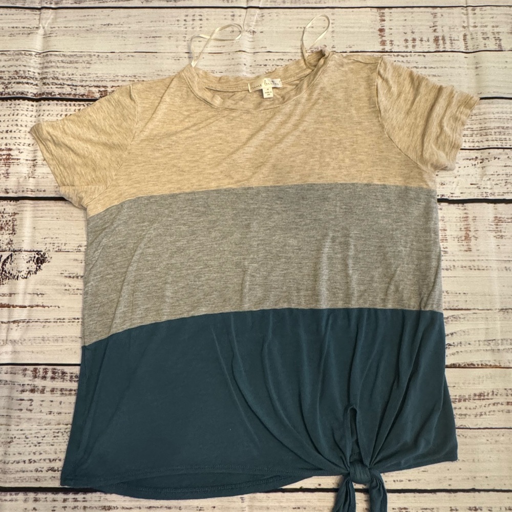 Nine Britton Beige, Gray, and Teal Tie-Front Tee